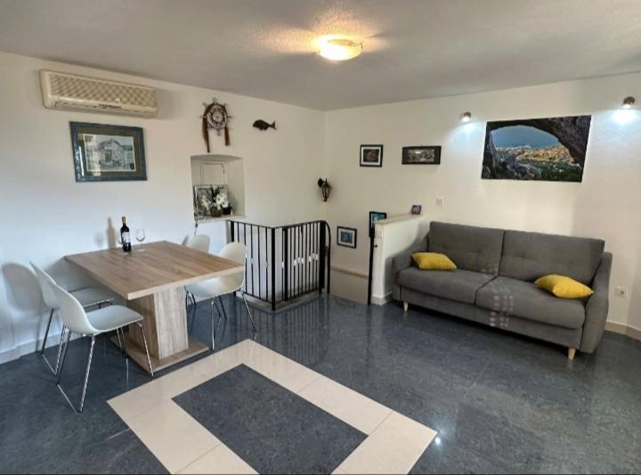 Apartmani Dalmacija 브렐라 외부 사진